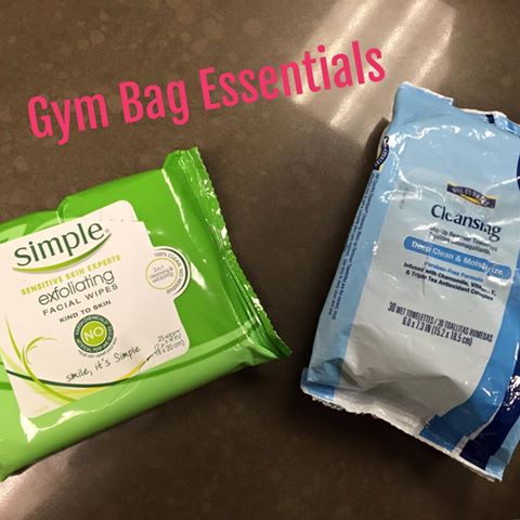 gym-bag-essentials-for-a-fit-girl